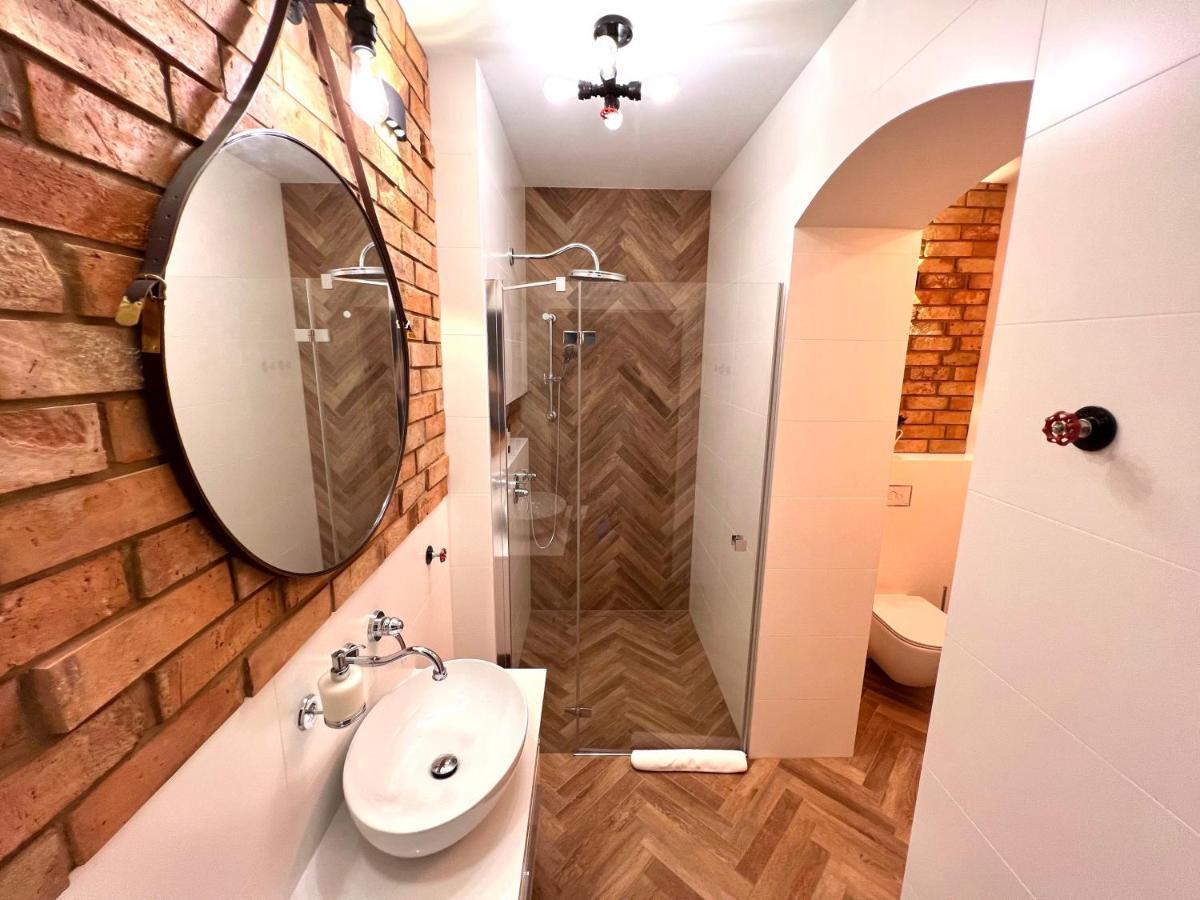 Brick Castle - Apartament Ulrich Wrocław Buitenkant foto
